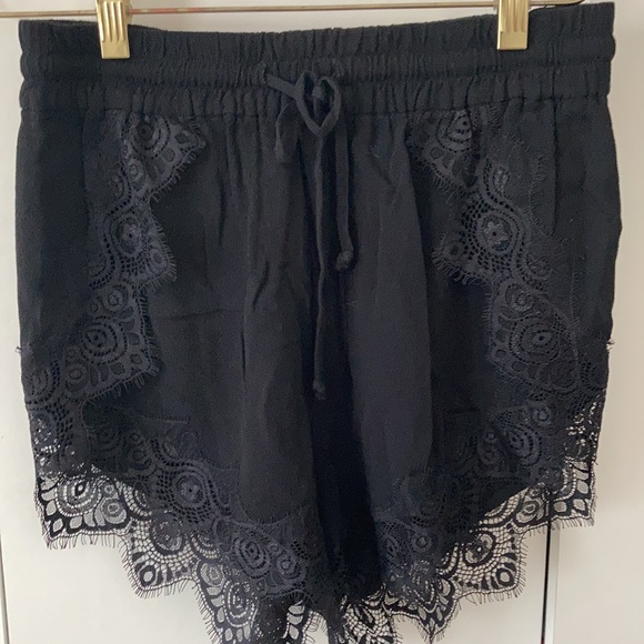 Samsoe & Samsoe Willow Black Lace Shorts S - Picture 2 of 3